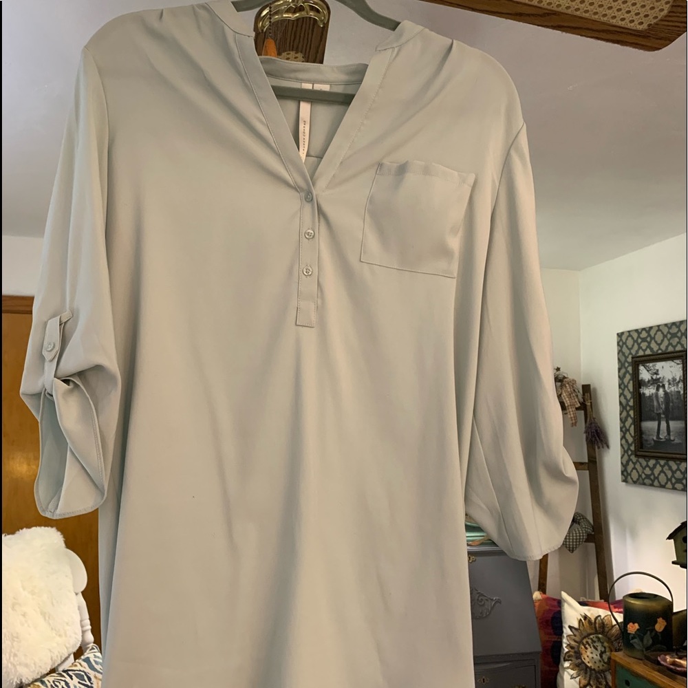 L.C. Lauren Conrad Mint Green Blouse, Size Small